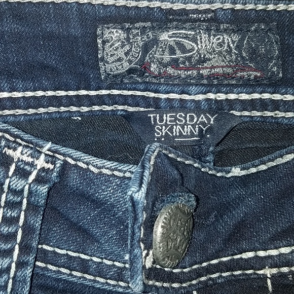 Jeans - Picture 2 of 4